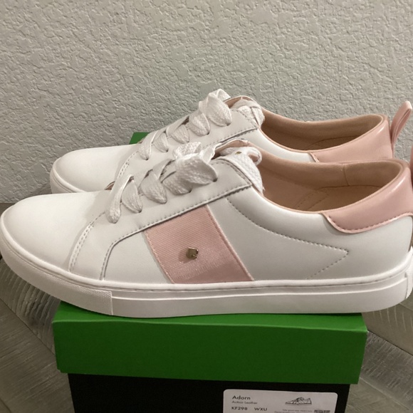 Kate Spade New York adorn sneaker (Women), size 9 - Picture 7 of 13